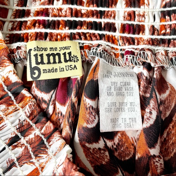 Show Me Your MuMu Feather Print 2” Shorts Women’s XS High Waisted Smocked - Picture 6 of 6